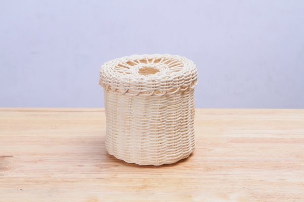 Secondhand 90% New Rattan Wicker Tissue Paper Cover